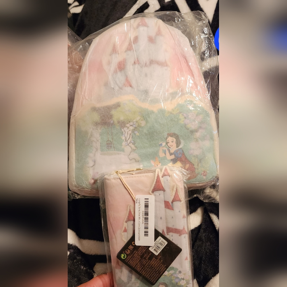 Loungefly Snow White's Castle Series Wallet & backpack